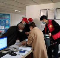 半山社區為半山家苑每戶家庭發放分類垃圾桶