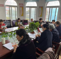 居民參與社區(qū)治理大討論，共同解決垃圾分類難題